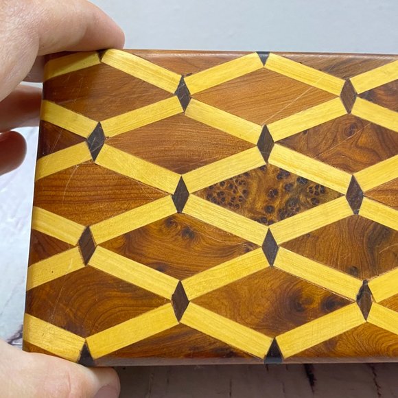 Vintage Exquisite Thuya Burl Wooden Jewelry Box, Timeless Keepsake Chest - Picture 8 of 9